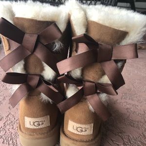 🚨 like new UGG Bailey Bow Boot II (2) 🚨